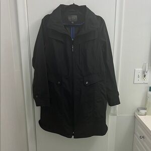 💙 Cole Haan Black Trench Coat | Chic • Modern • Travel-Ready ✨